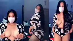 Gadis Remaja Menggoda Tarian Striptease Indonesia Yang Menggairahkan