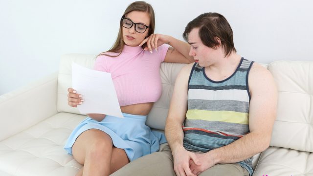 Younger Mommy – Kenzie Love’s Seductive Focus Session