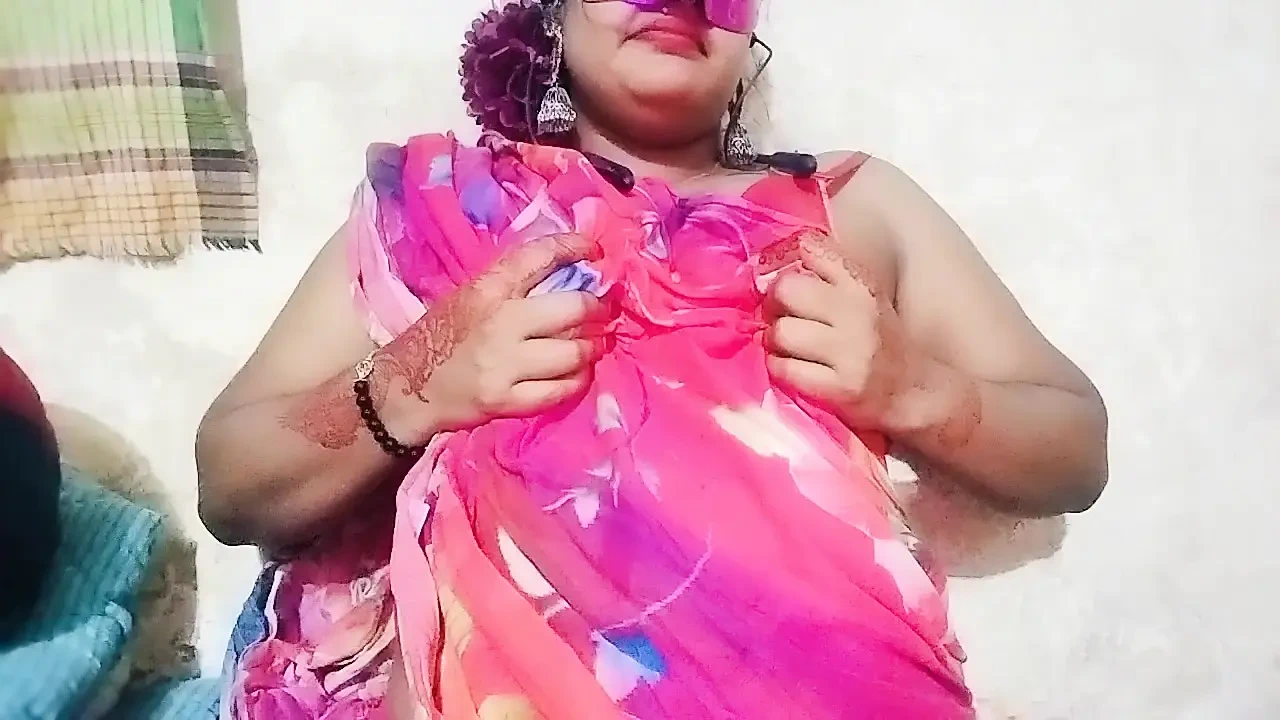 Bangladeshi Hot Gril Fingering Her Pussy Creempy.