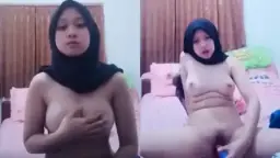 Hijab Hot, Ngentot Pakai Botol Parfum Sampai Basah