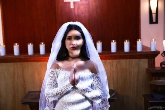 Infernal Seduction: Jane Wilde Embraces Her Demonic Desires
