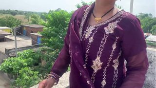 Bhojpuri Desi Bhabhi Ne Apni Gili Chut Aur Jawani Ka Maza Diya, Hindi Audio Mein Suno
