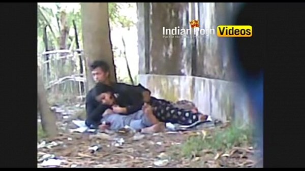 Desi Girls’ Outdoor Oral Pleasure With Lovers – Indian Erotic Clips