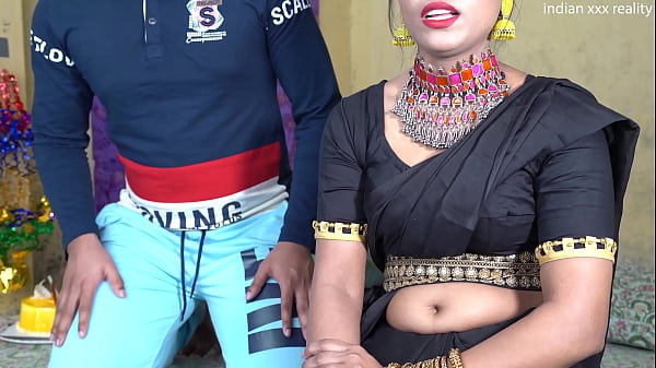 Desi Maa Ki Janmadin Par Garam Chudai