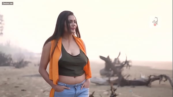 Desi Babe Baring It All In A Sizzling, Seductive Photoshoot