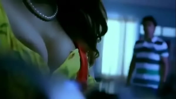 Desi Bhabhi Ka Romantic Aur Bhadkava Mahaul