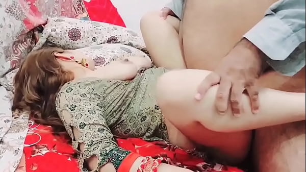 Indian Bhabhi’s Real Fuck Session With Property Dealer, Clear Hindi Voice, Dirty Talk And Moans