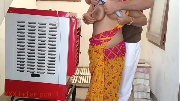 Indian Xxx Cooler Repair Man Fucks In Hindi