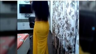 Watch A Hot Indian Cam Girl Strip Down And Shake Her Naked Body On Live Webcam