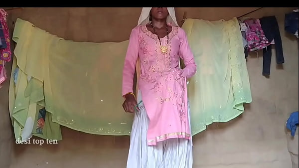 मेरी सेक्सी बीवी को जबरदस्त चूत चाटने के बाद मोटे लंड से चोदा, देसी हिंदी सेक्सी वीडियो