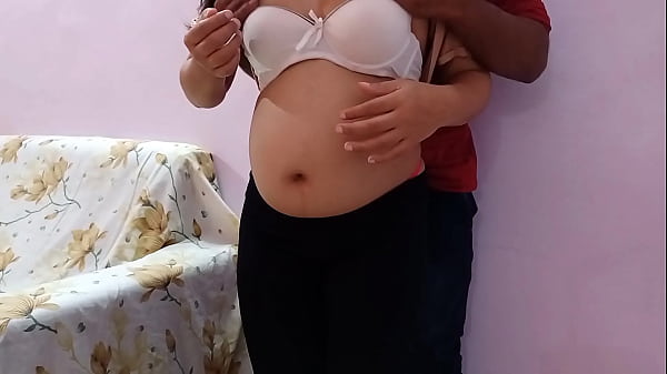 प्रेग्नेंट भाभी को फेसबुक पर फंसा कर घर ले जाकर जोरदार चोदा – सीधी हिंदी में गंदी कहानी